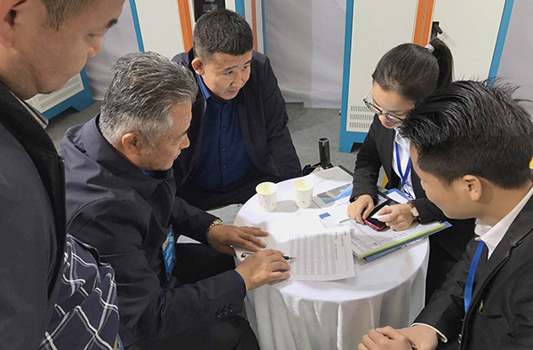 新疆暖通展首日碧源達科技大放異彩 現場簽約六個經銷代理，展會樣機售空